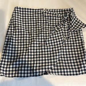 LOFT NWT S 8 Checkered Skirt with front fake tie
